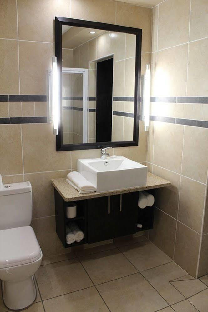 Desroches Hotel Маргит Экстерьер фото